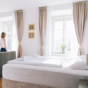 https://apartments-and-rooms-mescanka.hotels-in-ljubljana.com